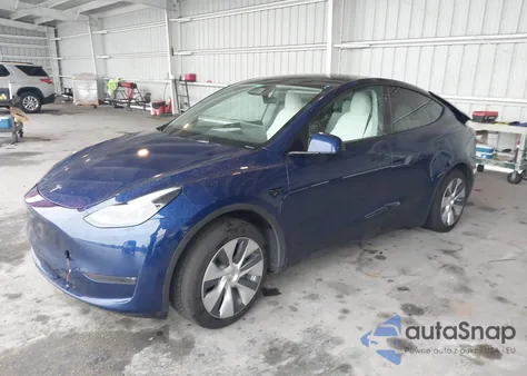 2024 Tesla Model Y Long Range Dual Motor All-Wheel Drive from USA, damaged, VIN 7SAYGDEE3RA268033